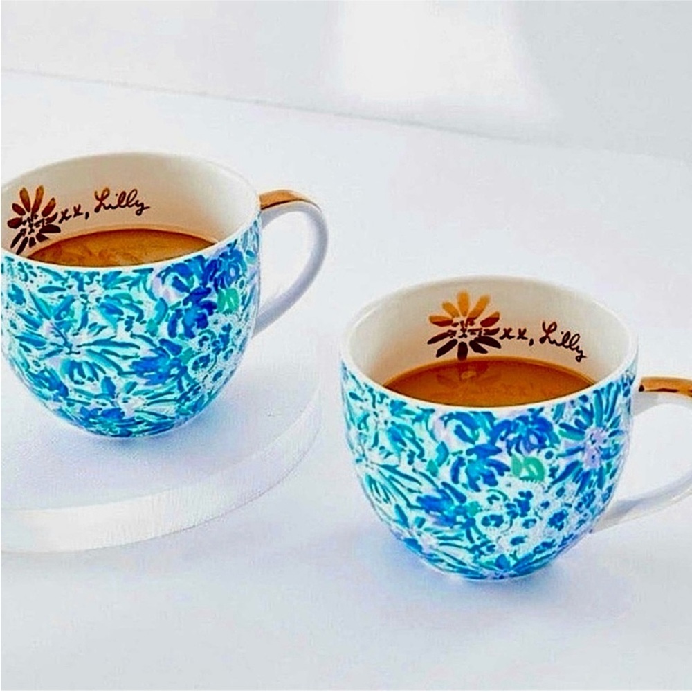 LILLY PULITZER Pair of Coffee Mugs in Blue and Purple Lion Around Print